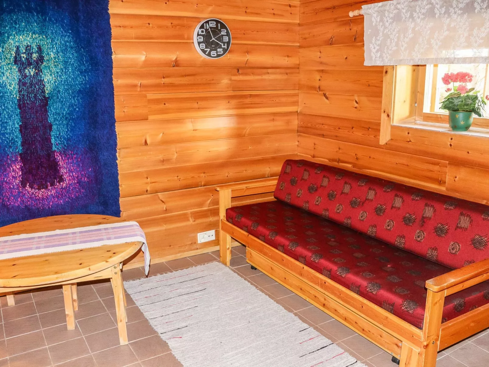 Hallanhelmi a paritalo-Inside