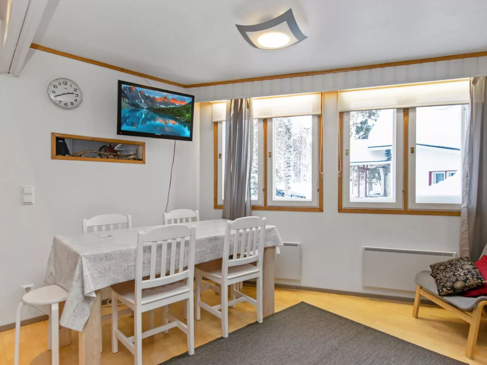 Hallantytär b3 paritalo-Drinnen