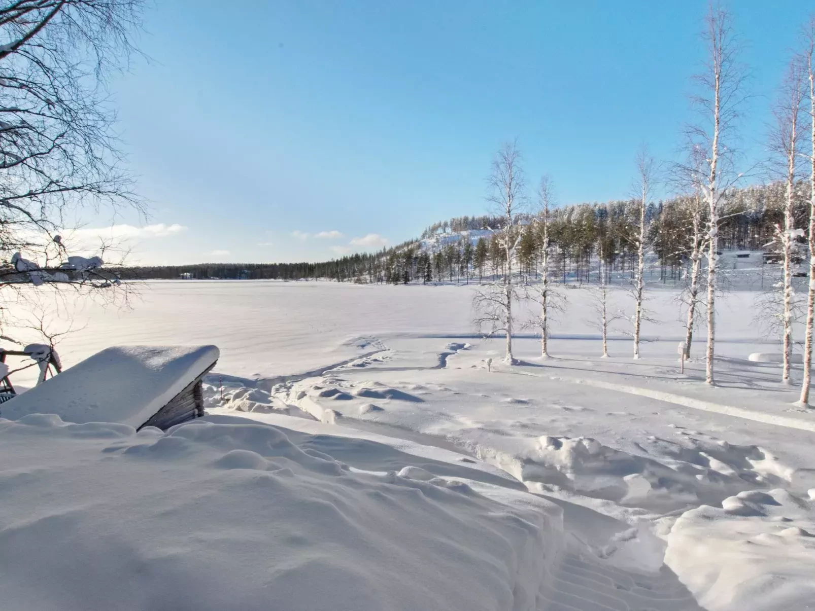 Hallantytär b3 paritalo-Draußen
