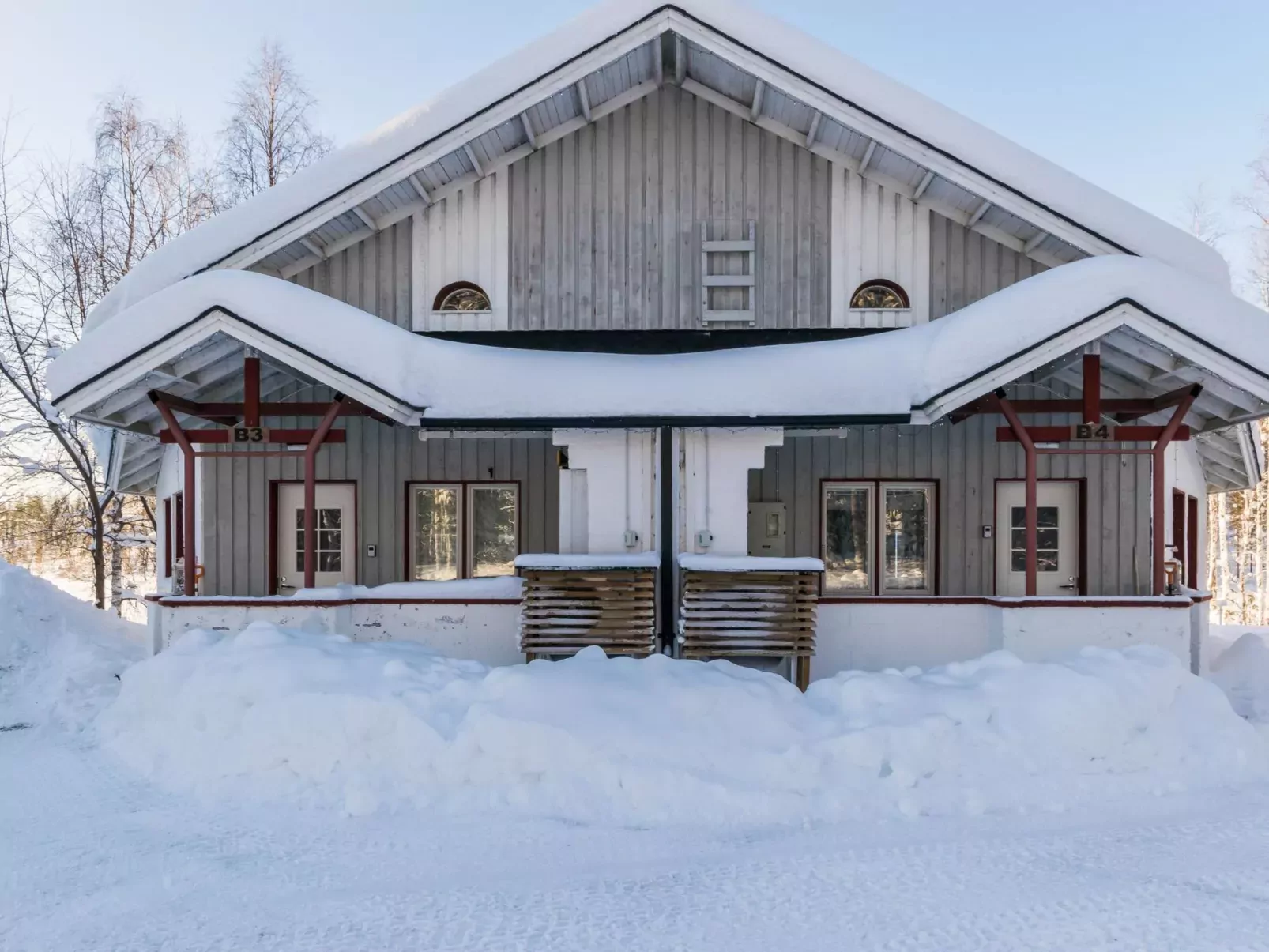 Hallantytär b4 paritalo inc. 2 ski ticke