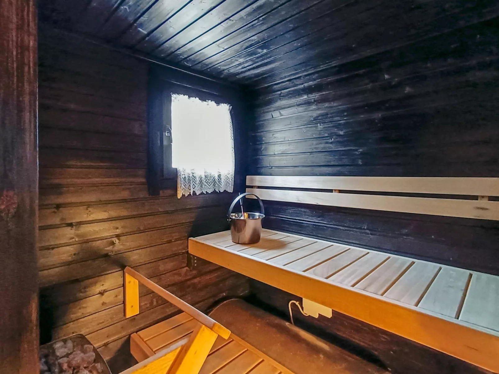 Ukkorinne mökki-Inside