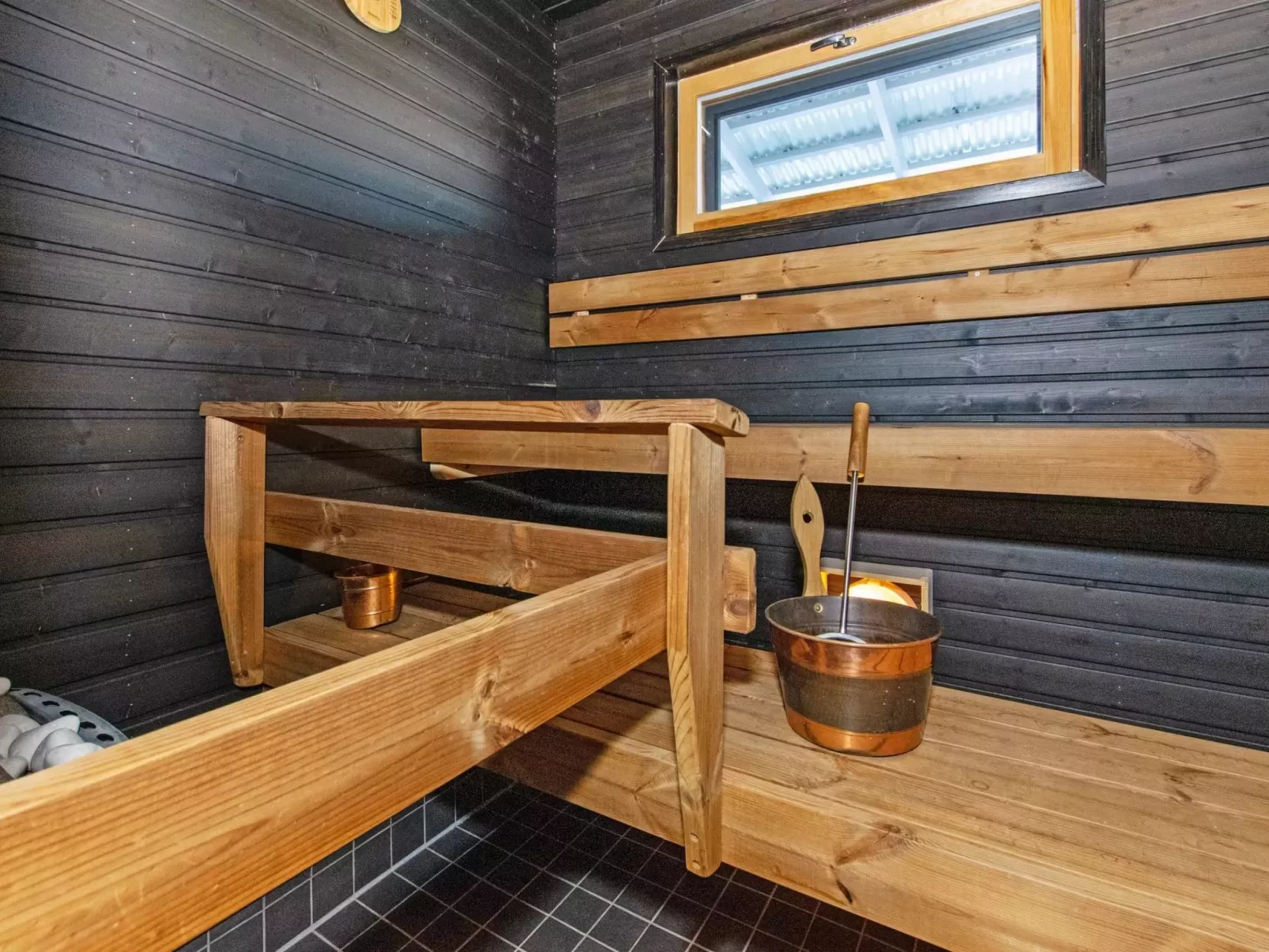 Skivillas 78 ukkohalla (2)-Inside