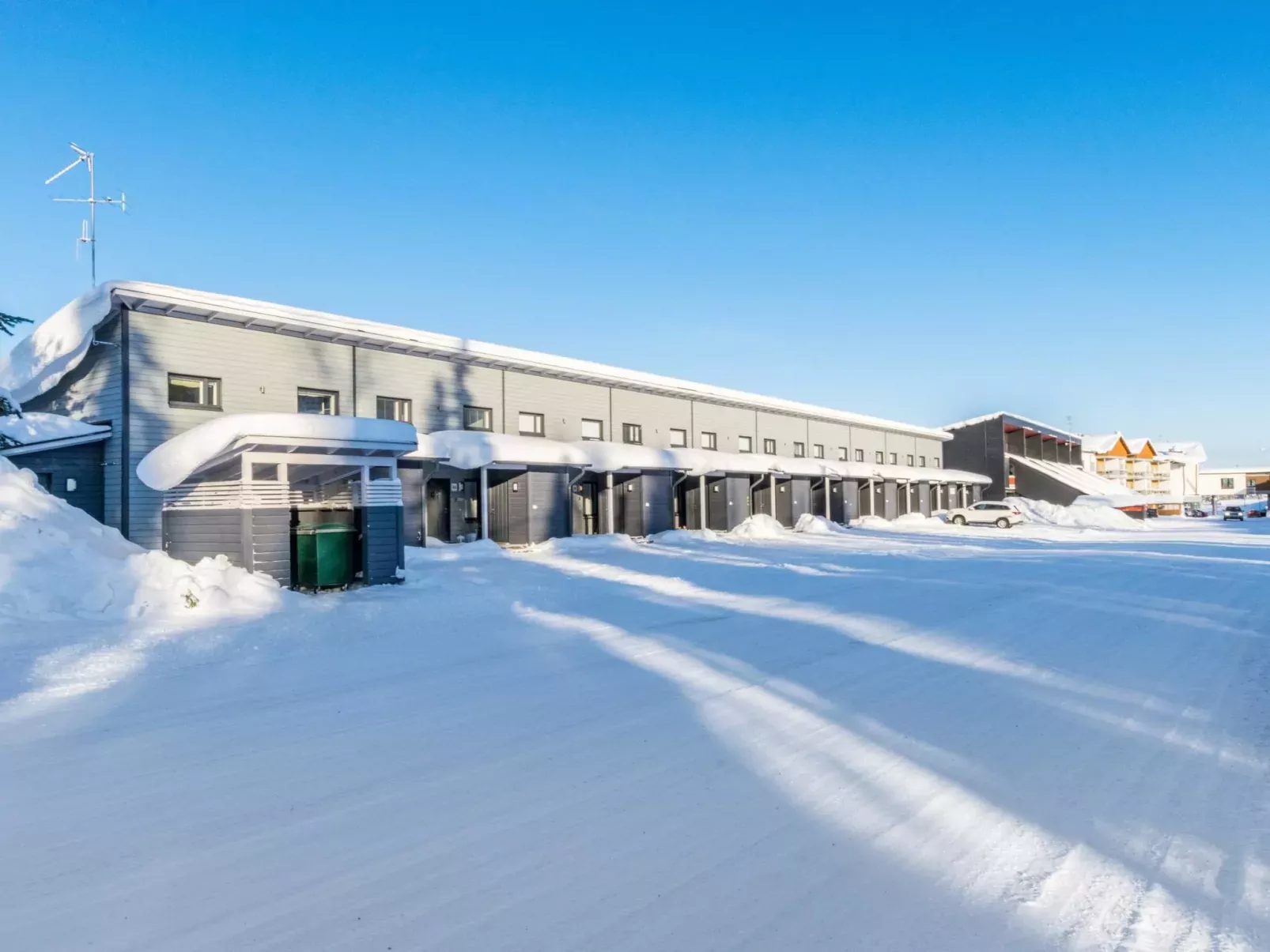 Skivillas 78 ukkohalla (1)-Outside