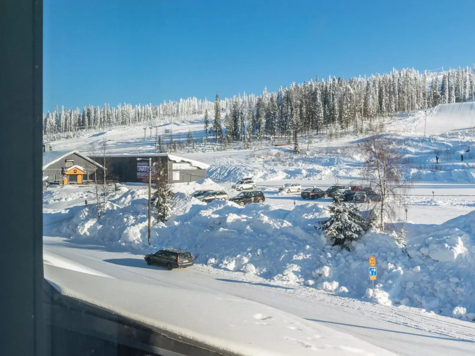 Skivillas 61 ukkohalla (b3)-Outside