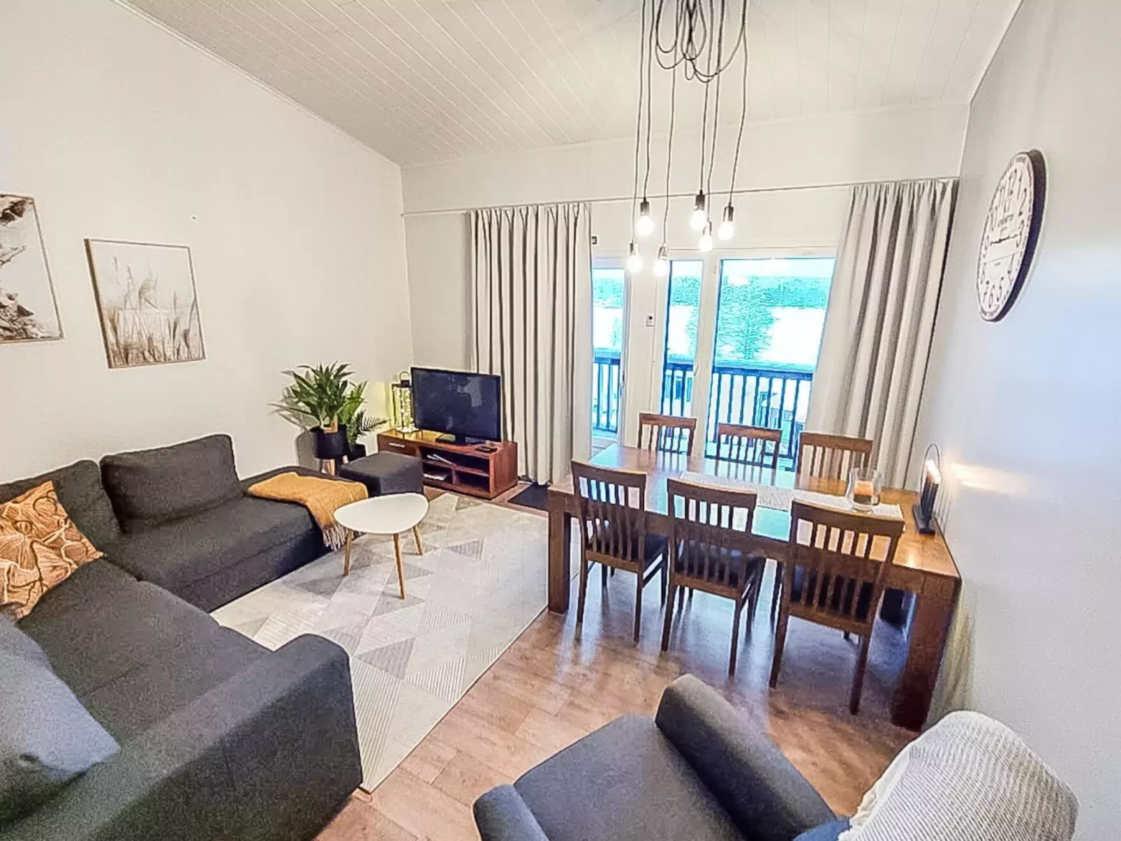 Skivillas 61 ukkohalla (b1)-Dedans