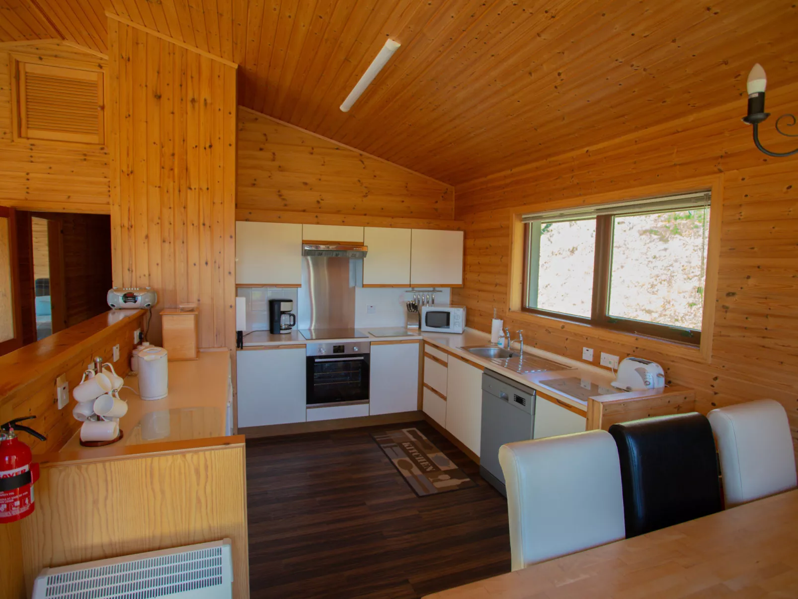 Achmony Byre-Dedans