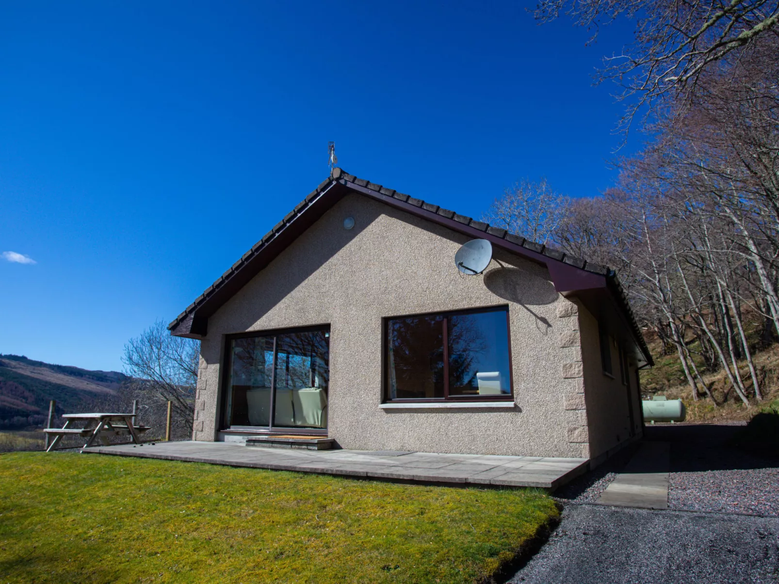 Achmony Byre-Dehors