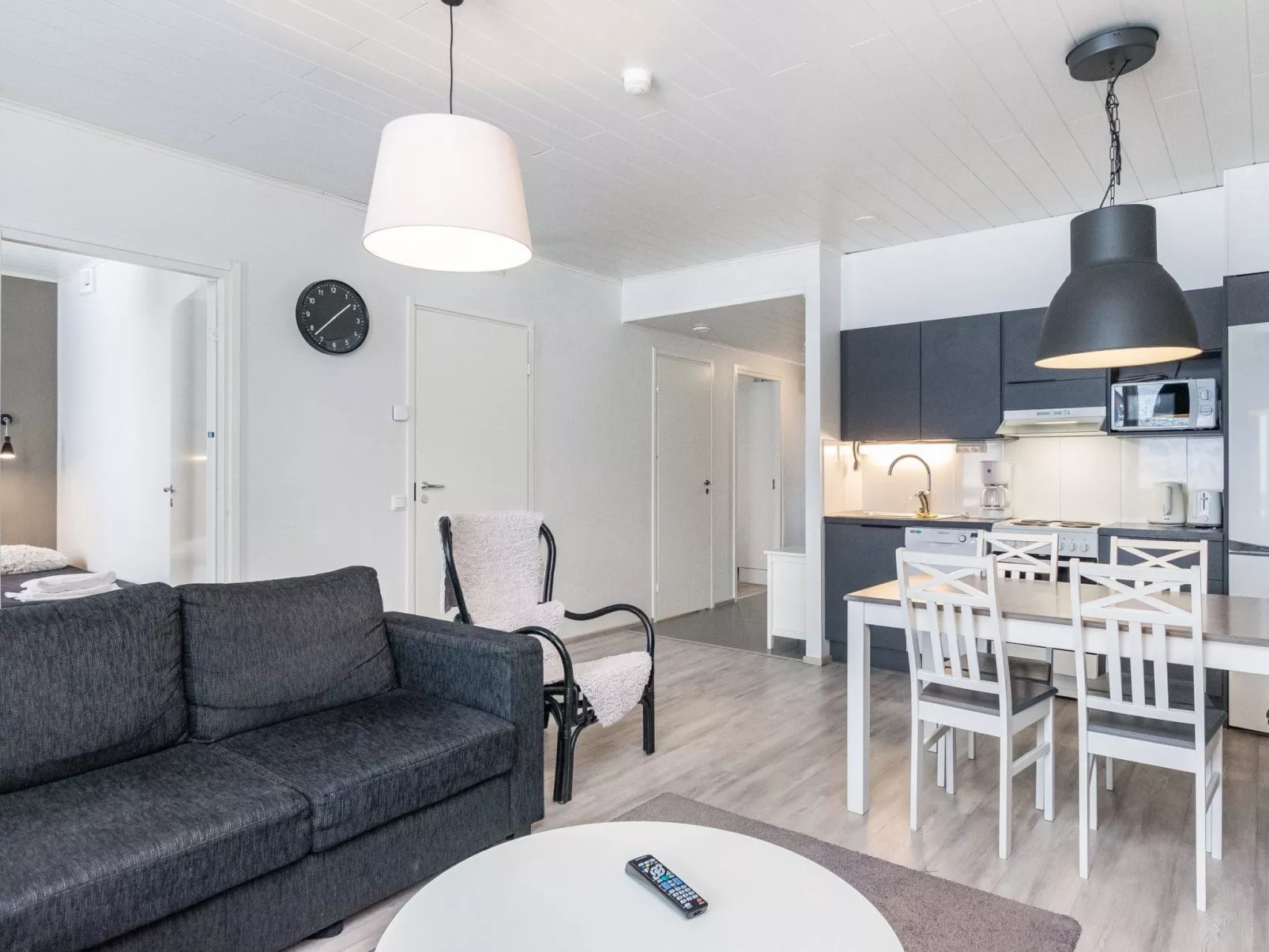 Skivillas paljakka 5. (3mh)-Drinnen