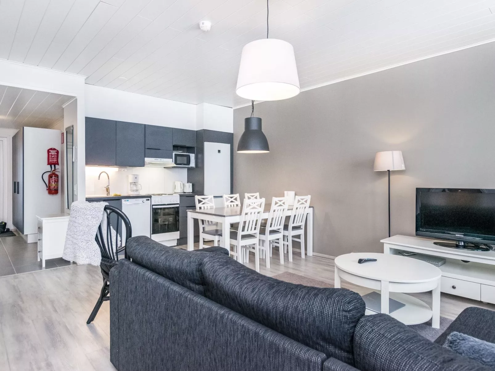 Skivillas paljakka 5. (3mh)-Drinnen