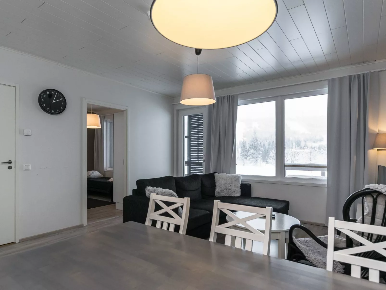 Skivillas paljakka 8. (3mh)-Drinnen
