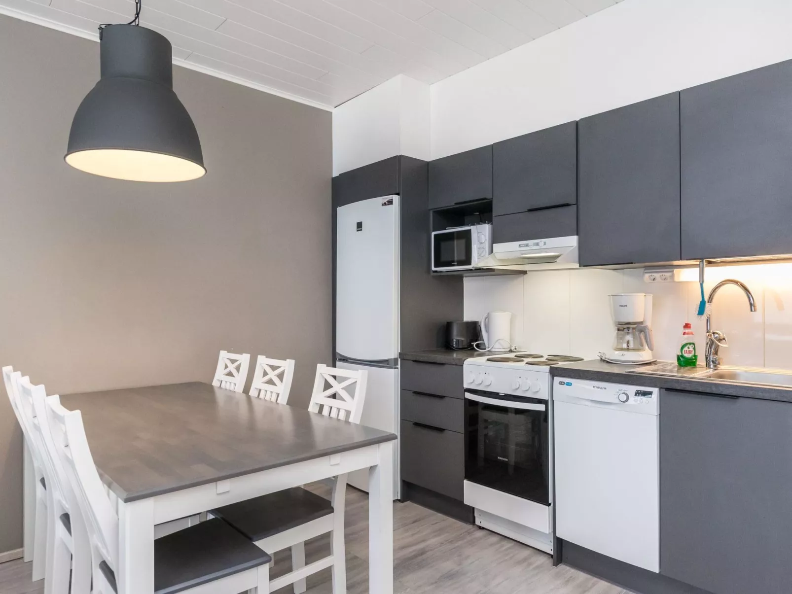 Skivillas paljakka 8. (3mh)-Drinnen
