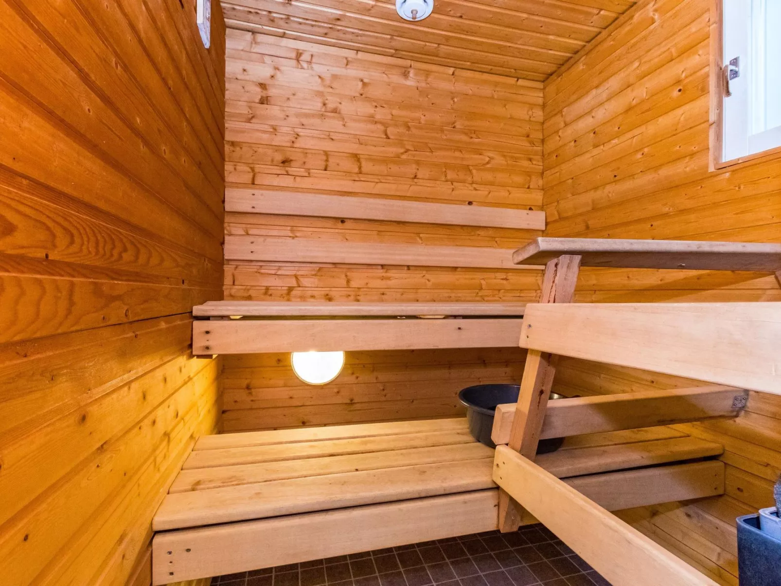 Kotipaljakka b6-Inside