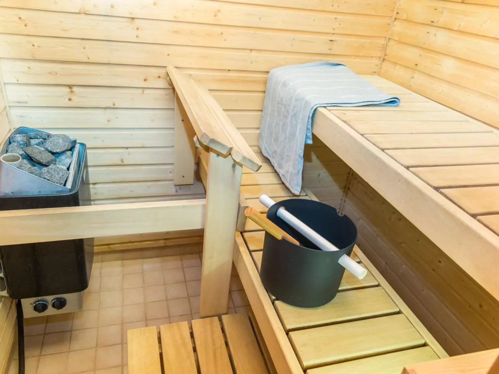 Fore camp-Inside