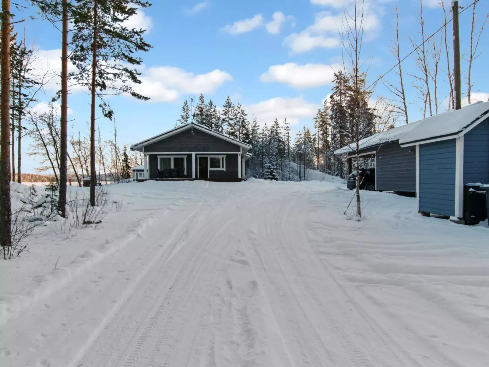 Hot pool cottage laurinranta-Outside