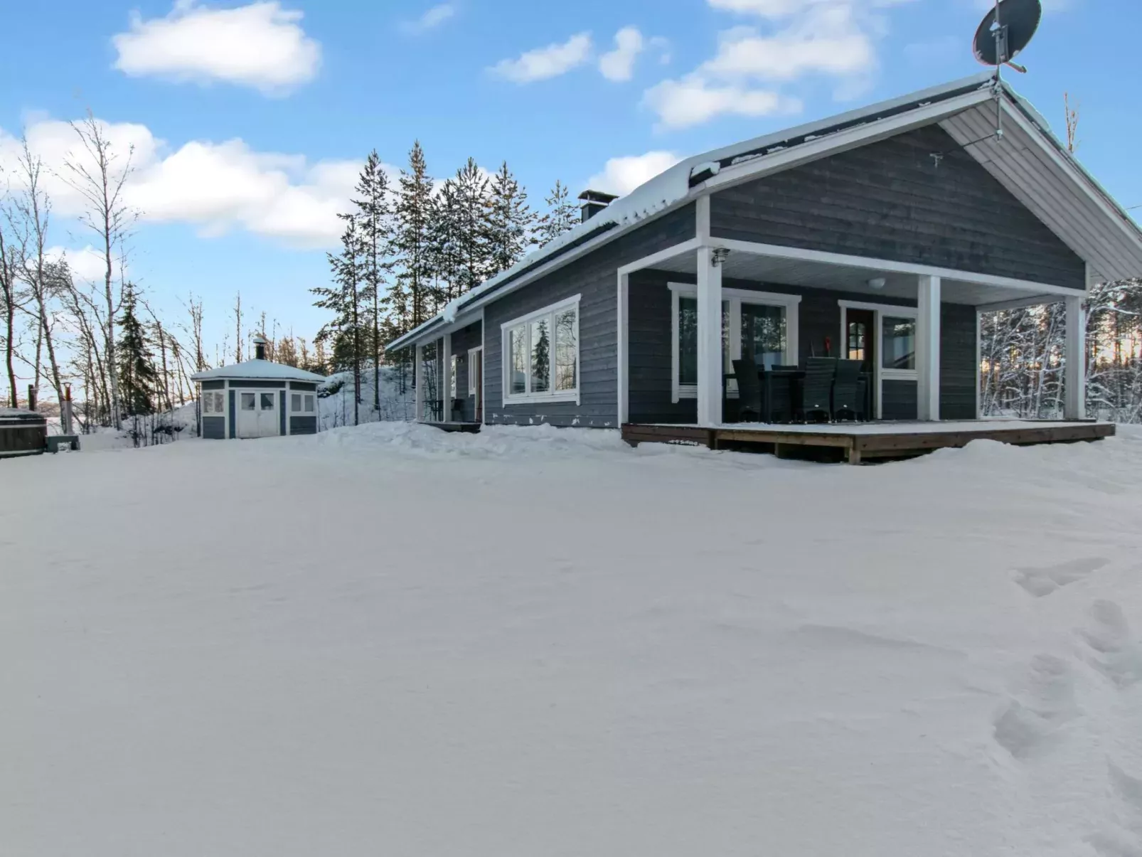 Hot pool cottage laurinranta-Outside