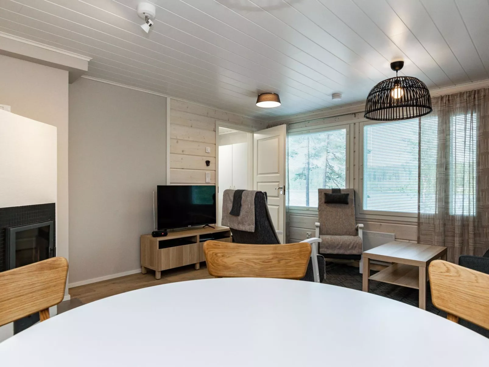 Järvenhelmi-Inside