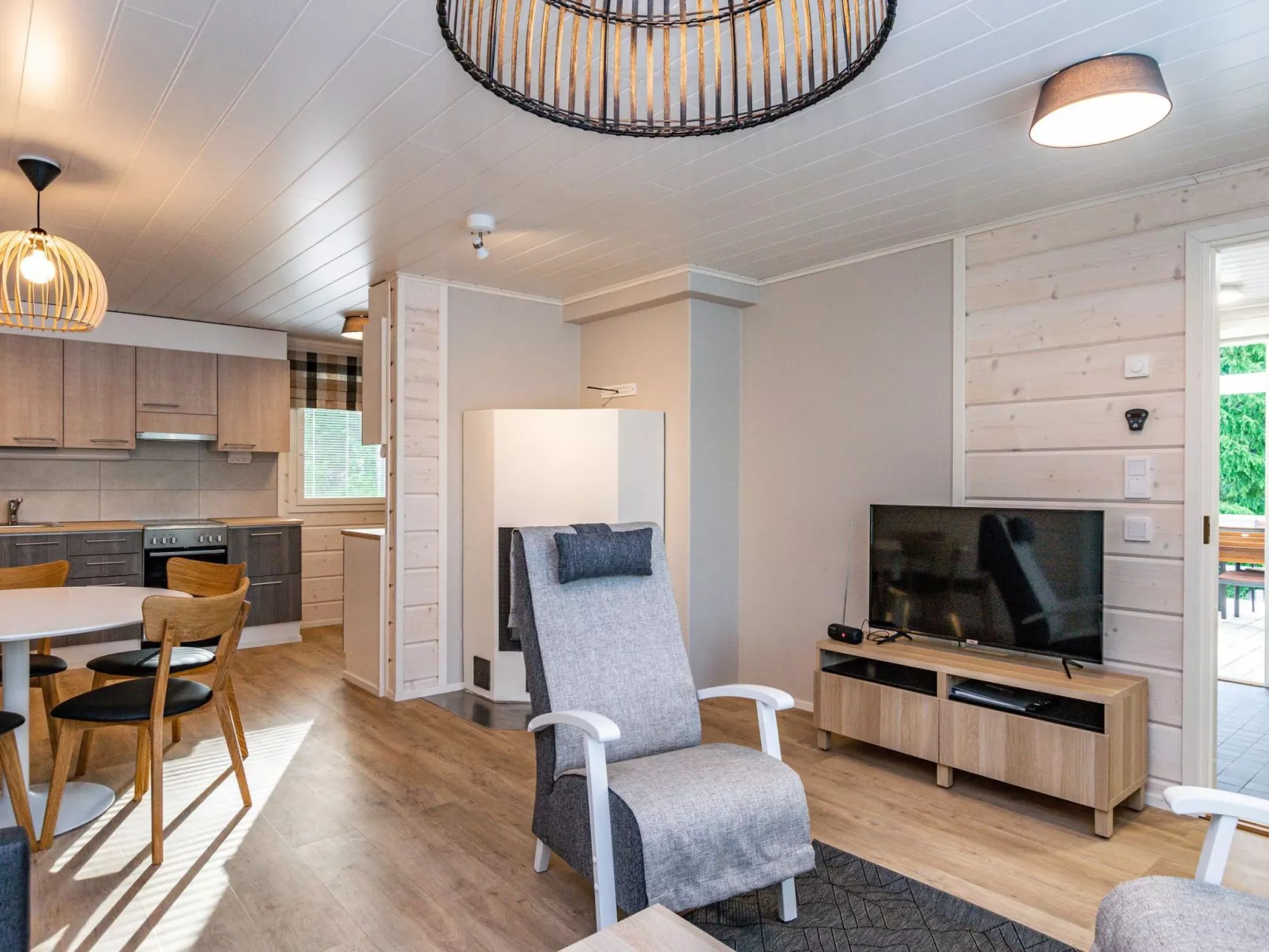 Järvenhelmi-Inside