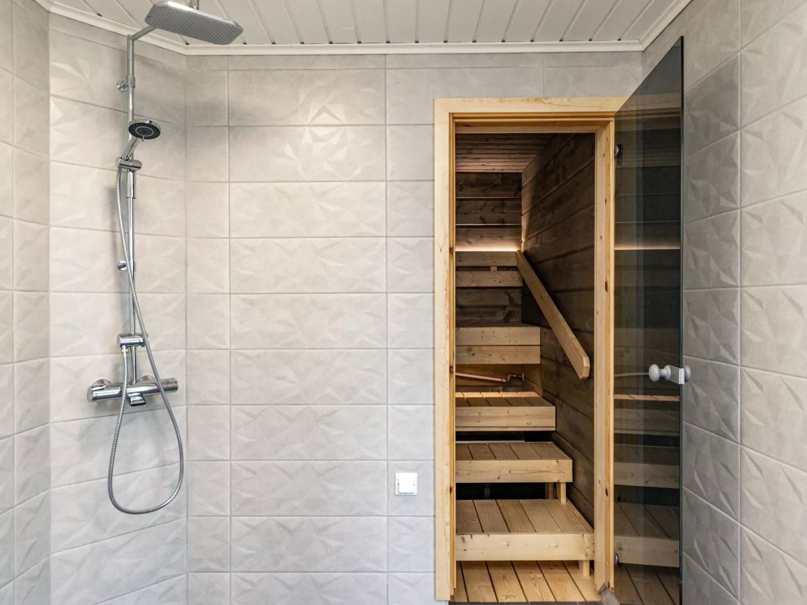 Järvenhelmi-Inside