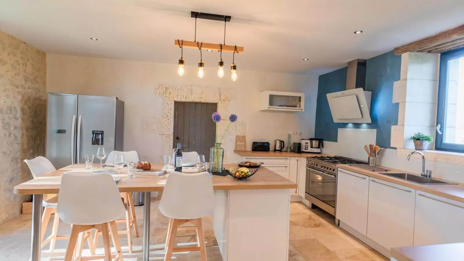 Les Escures 2-Kitchen