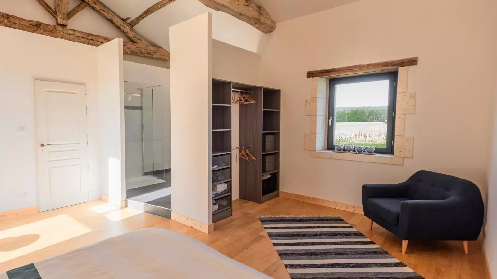 Les Escures 2-Indoor