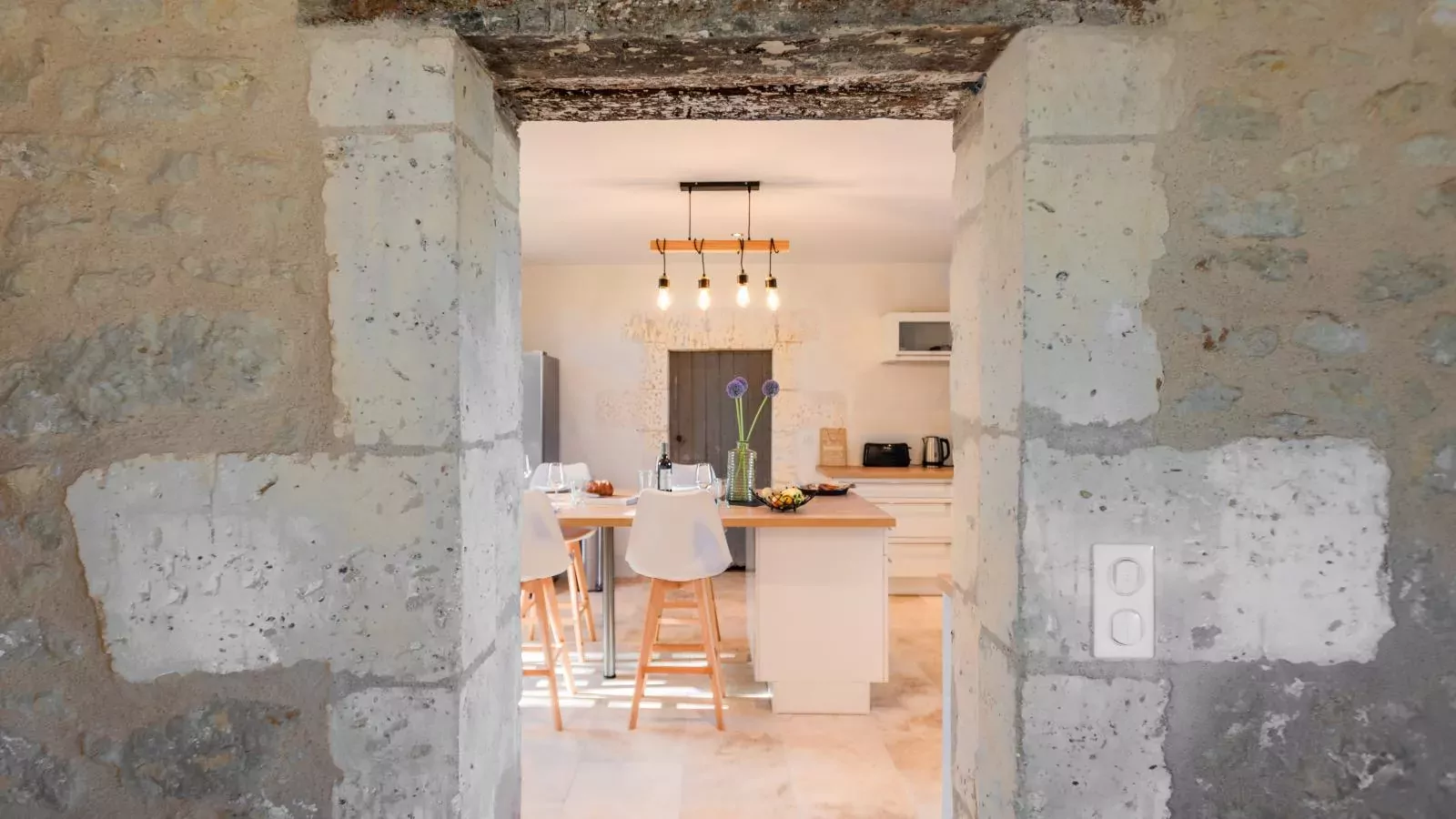 Les Escures 2-Kitchen