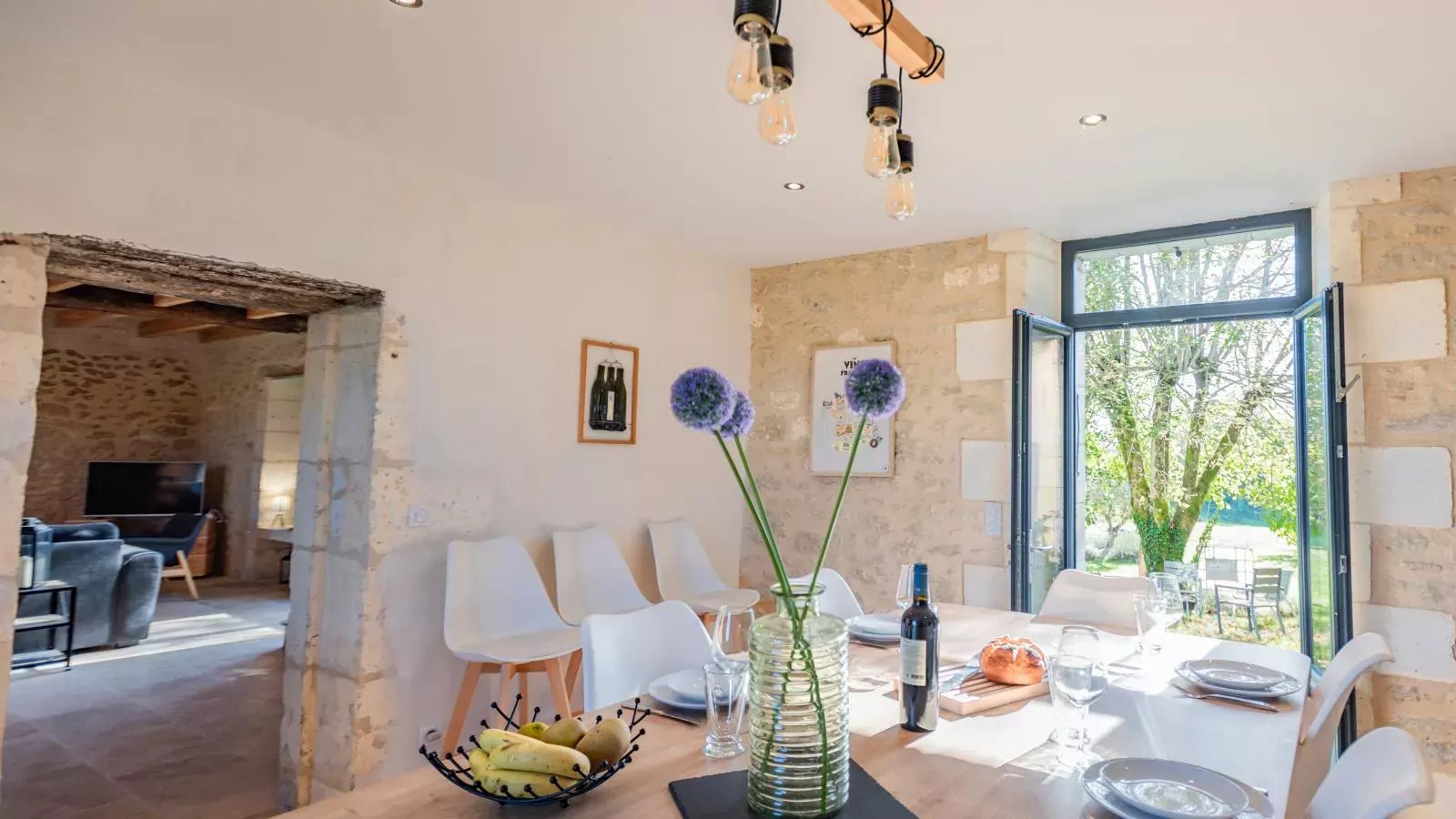 Les Escures 2-Indoor