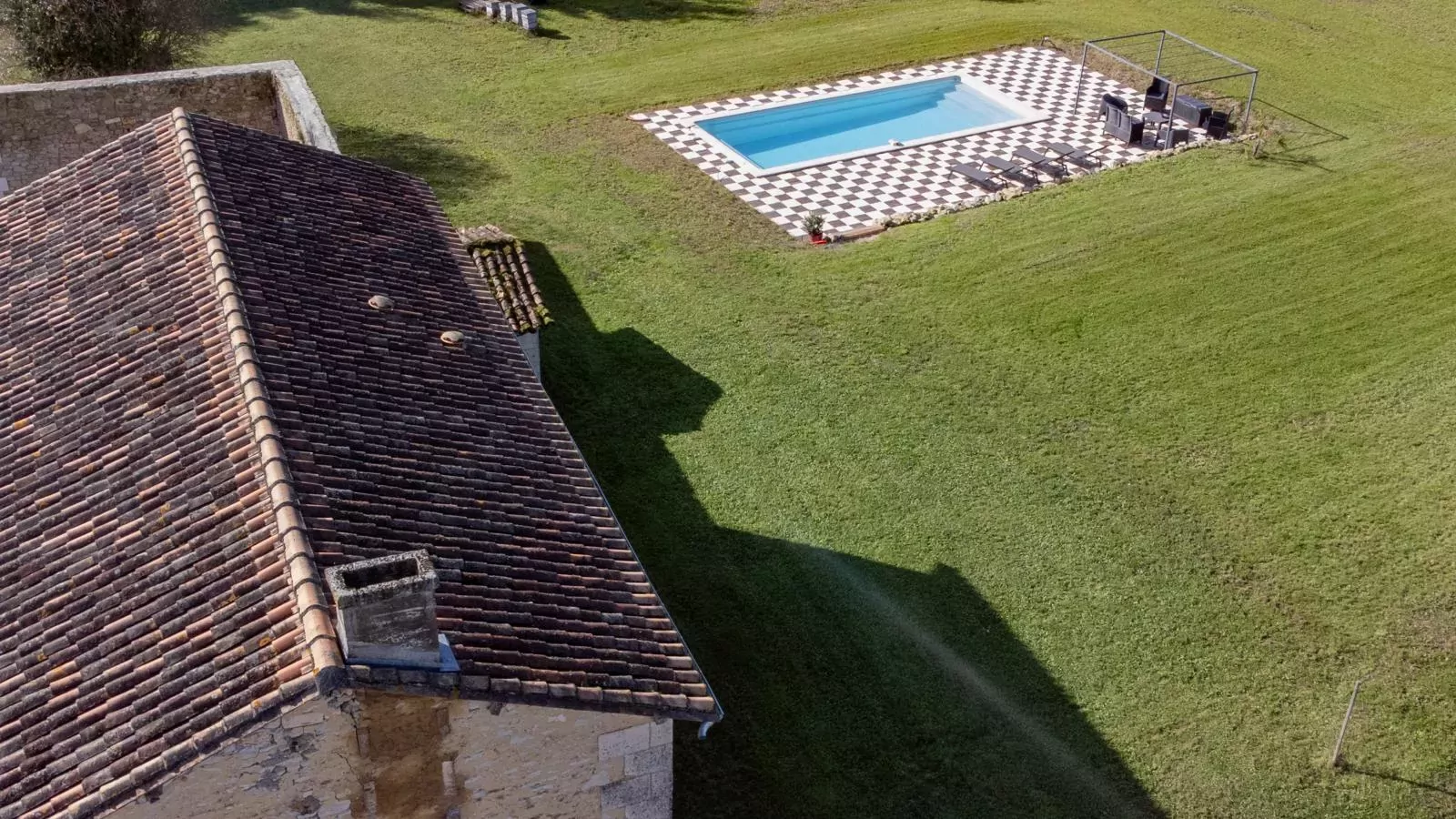 Les Escures 2-Pool