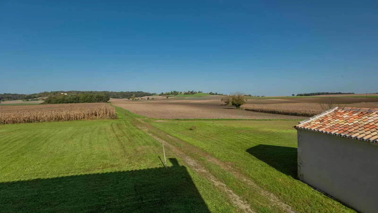 Les Escures 2-View winter