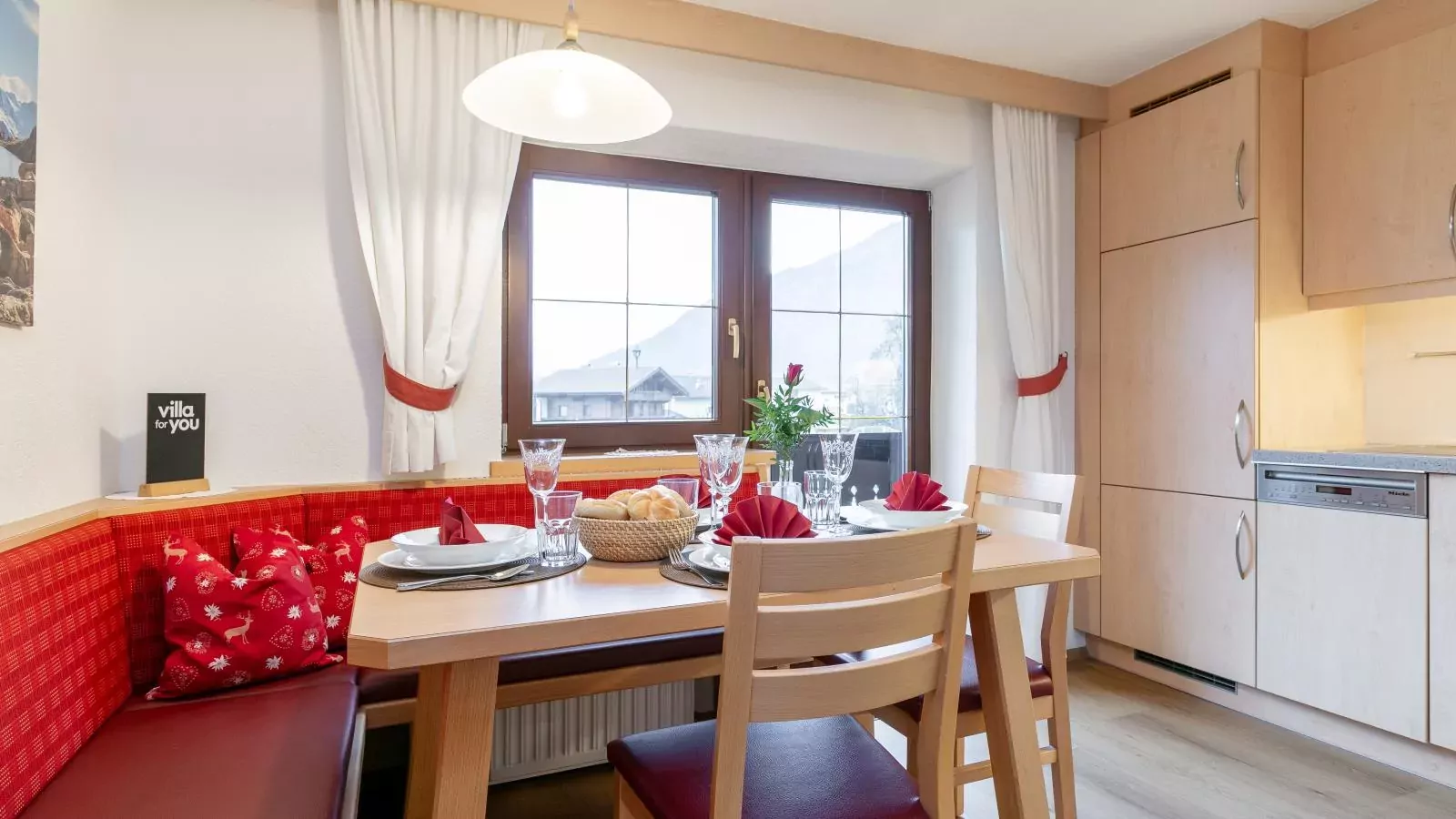 Schleicherhof IV-Dining room