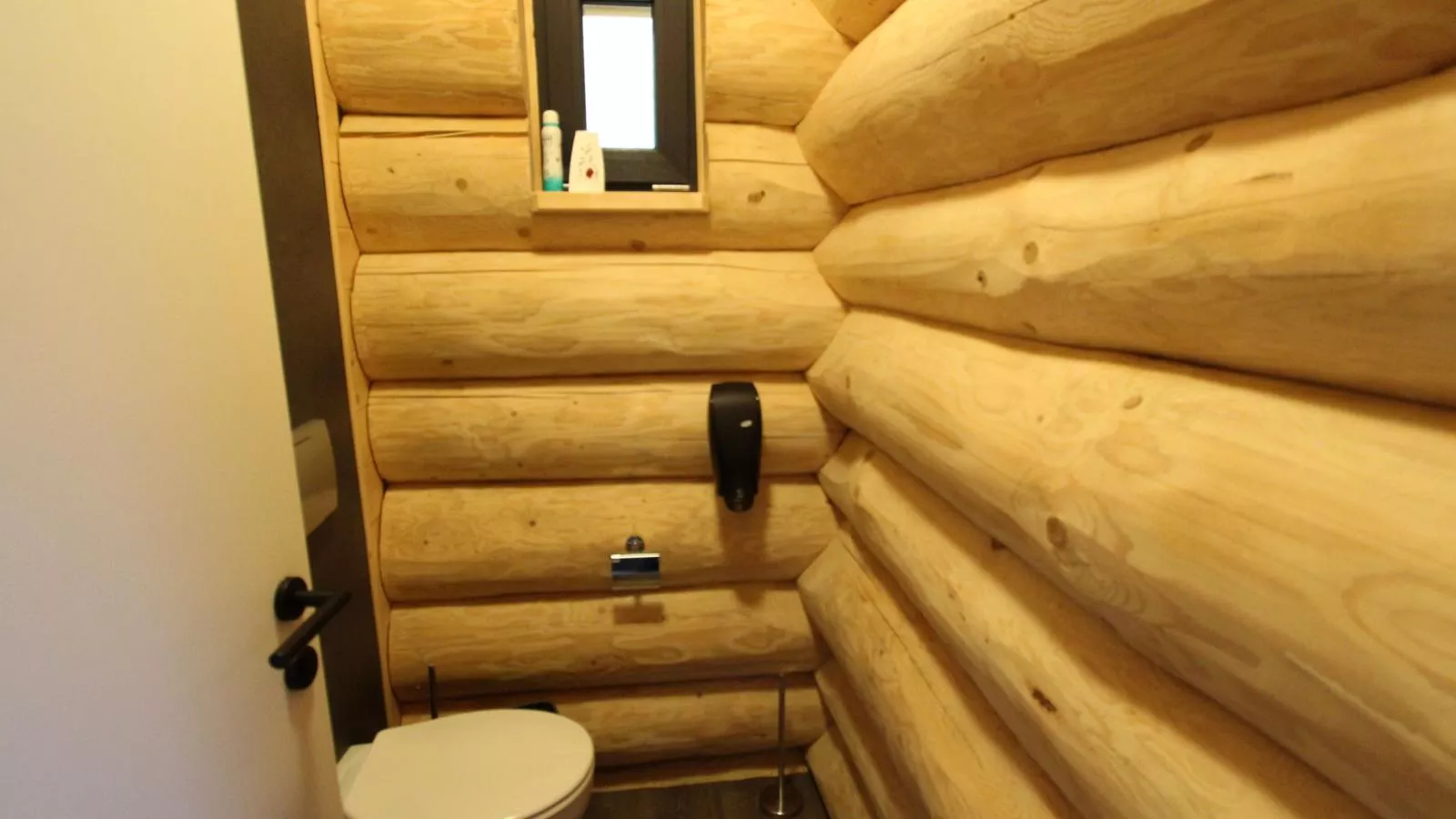 Jenig 4B-Badezimmer