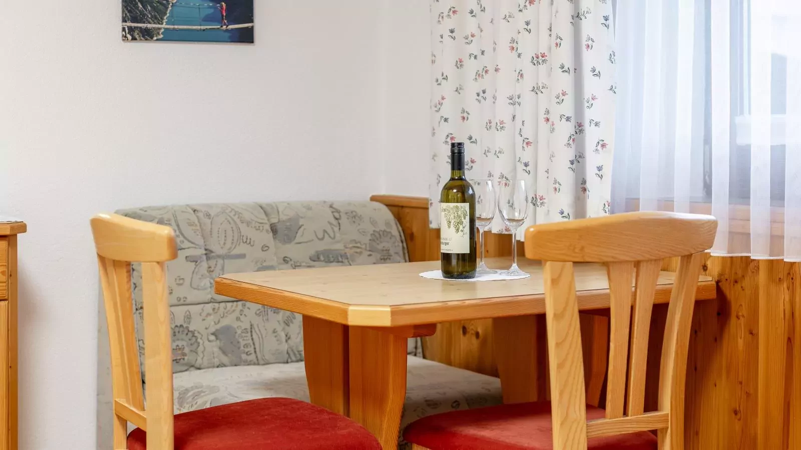 Schleicherhof IV-Dining room