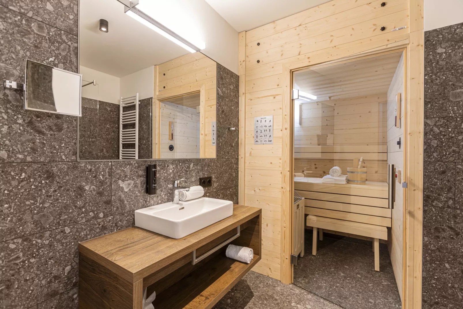 Almresort Sonnenalpe 1-Bathroom