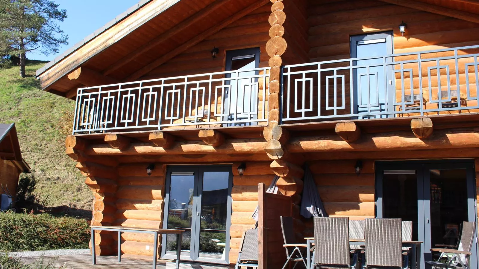 Jenig 4A-Terrace balcony