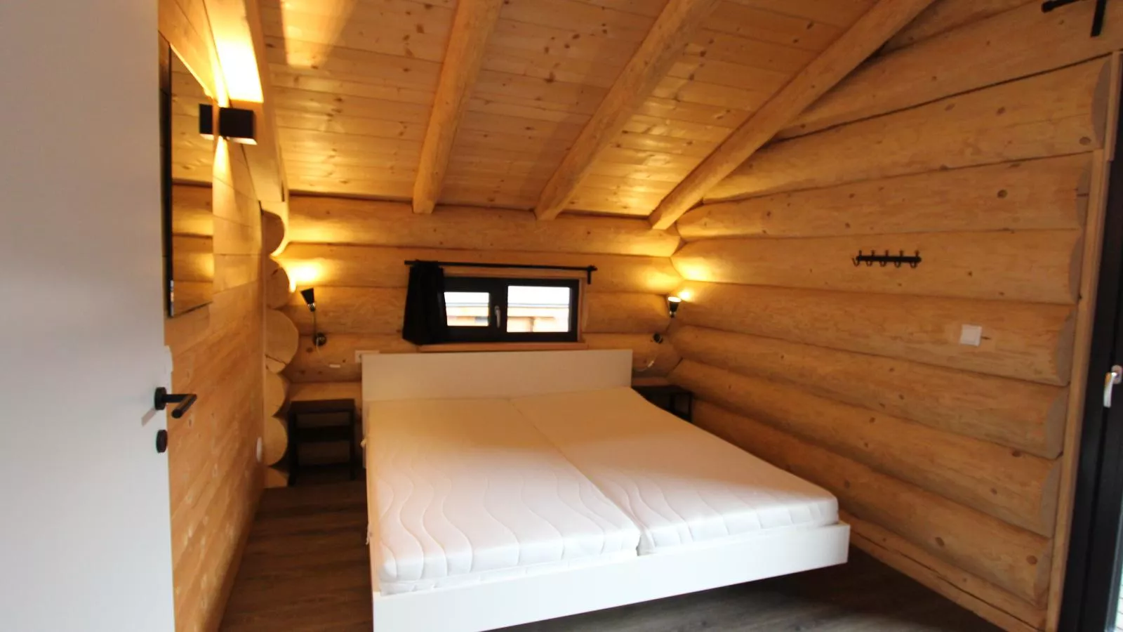 Jenig 4A-Bedroom