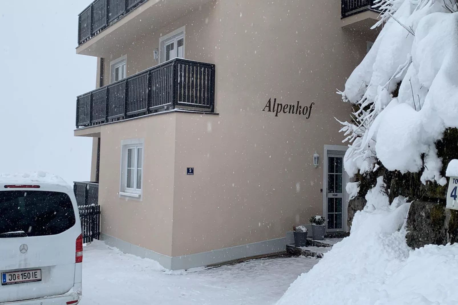 A2S Alpenhof 02-Exterior winter
