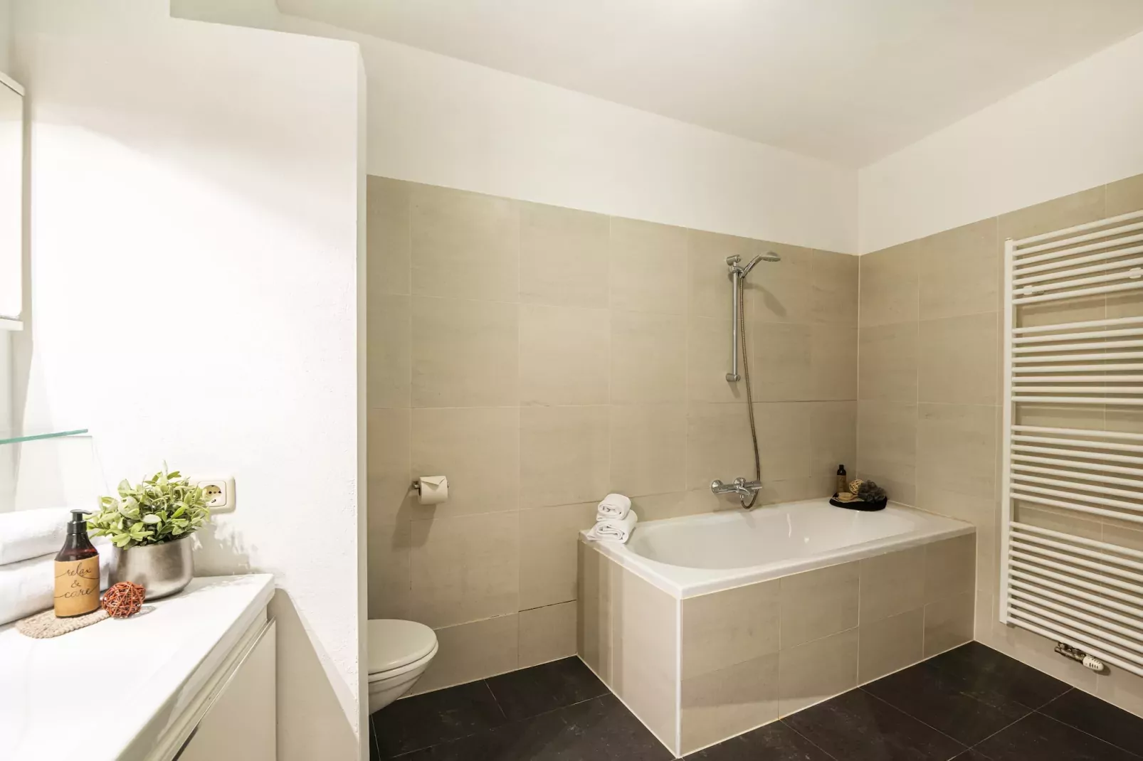 HL3 haus lothringen-Bathroom