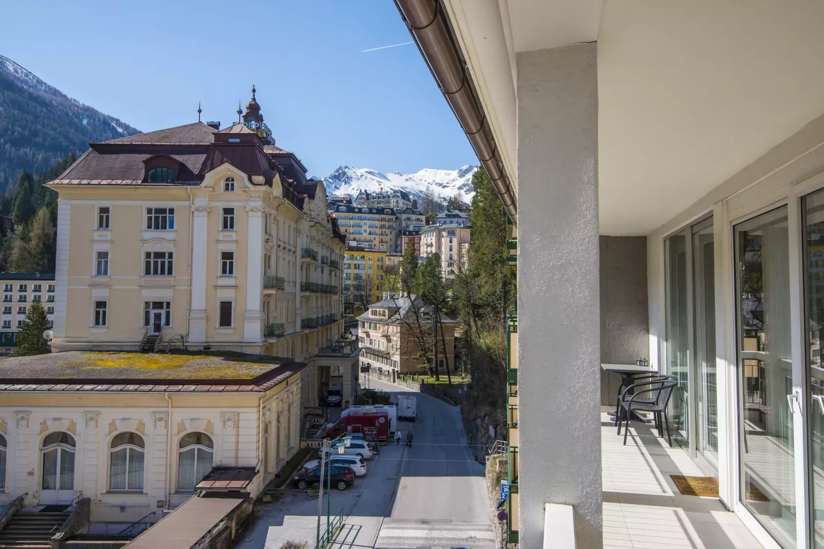 HL2 haus lothringen 01-Terrace balcony