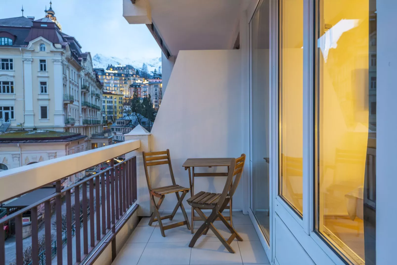 HL2 haus lothringen 01-Terrace balcony