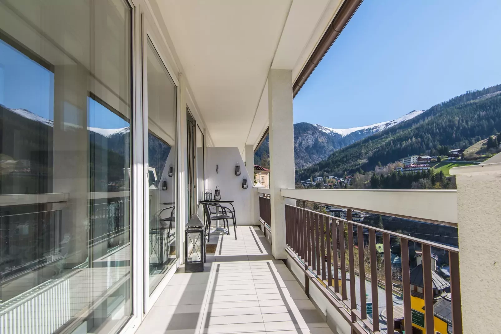HL2 haus lothringen 01-Terrace balcony