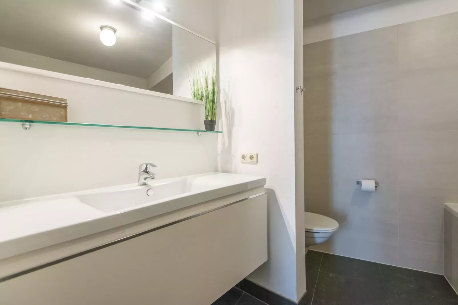 HL3S haus lothringen-Bathroom