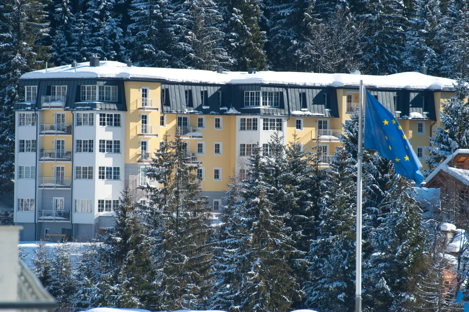 SW1 Sonnenwende-Exterior winter