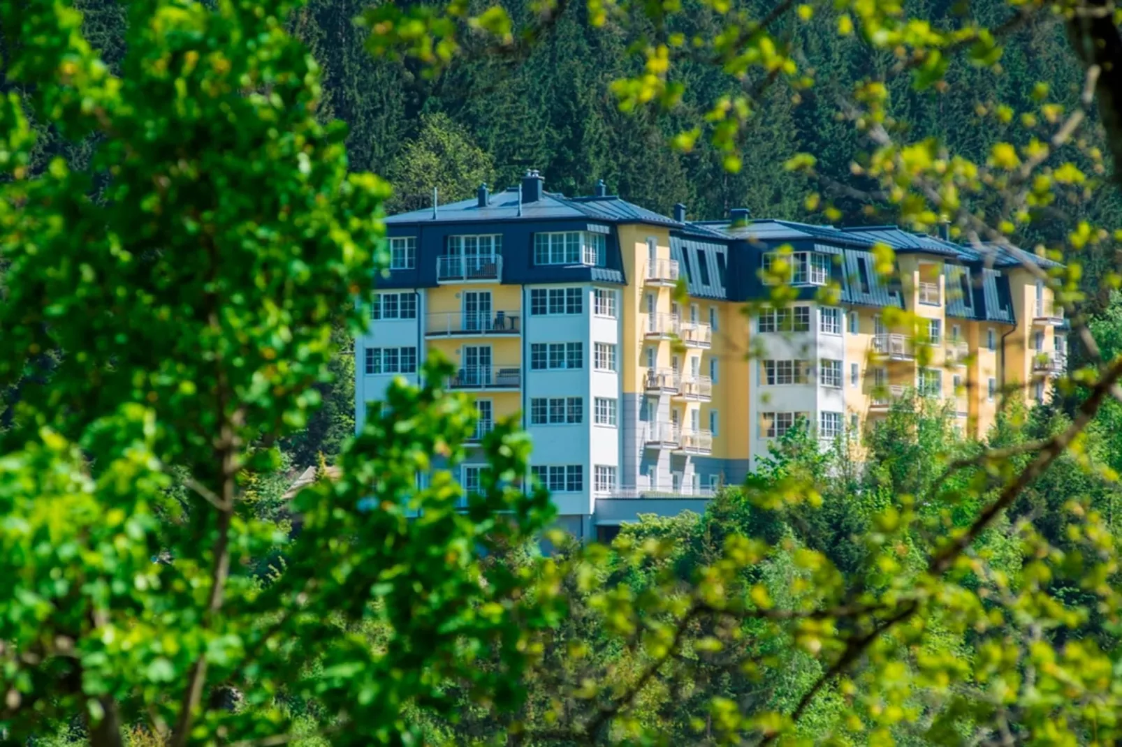 SW1 Sonnenwende-Exterior summer