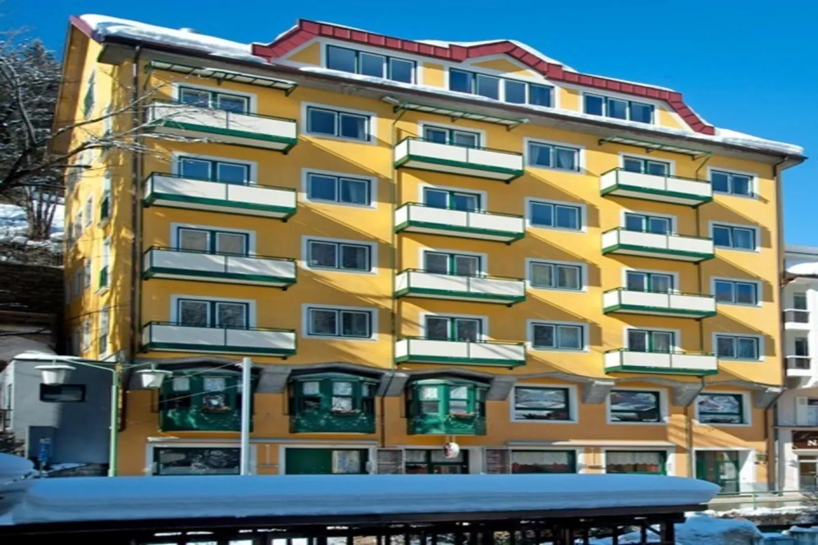 RL2C Residenz Lothringen-Exterior winter