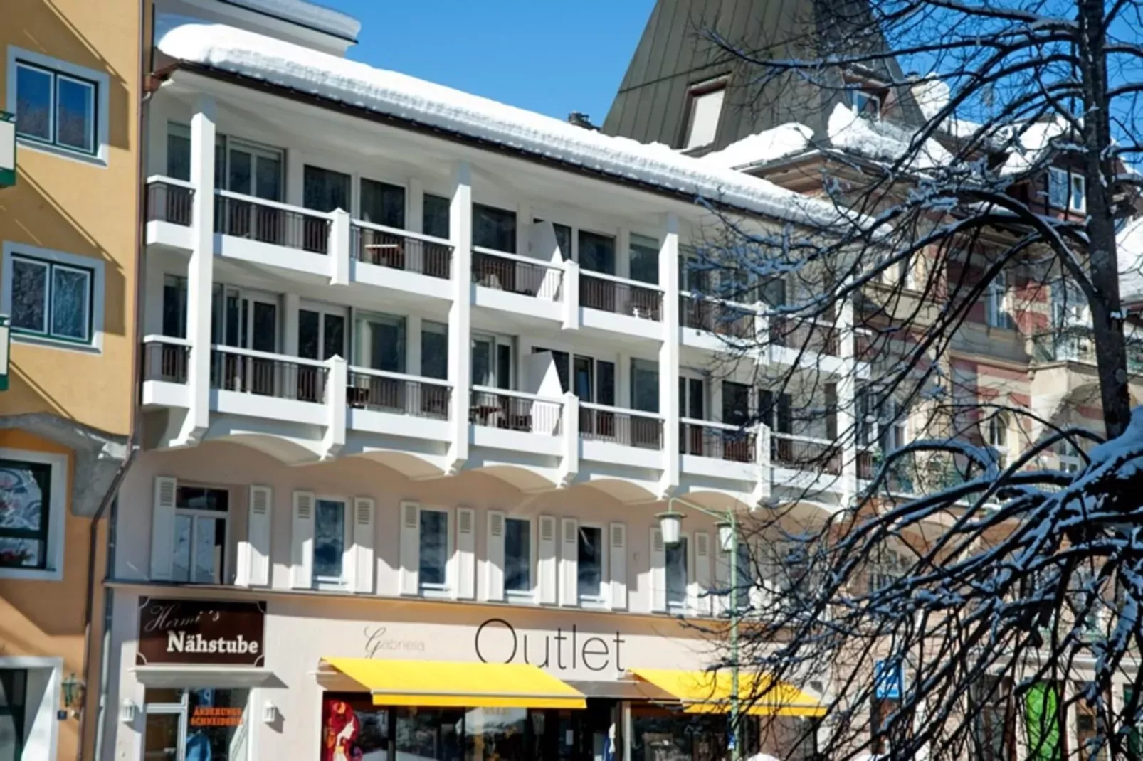 RL2C Residenz Lothringen-Exterior winter