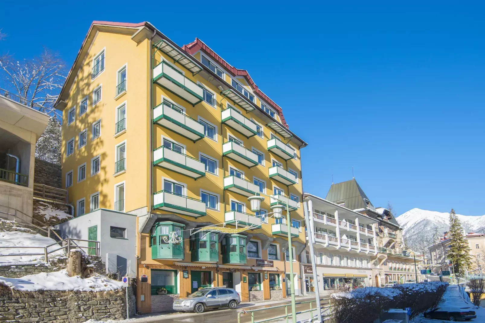 RL2 Residenz Lothringen 01-Exterior winter