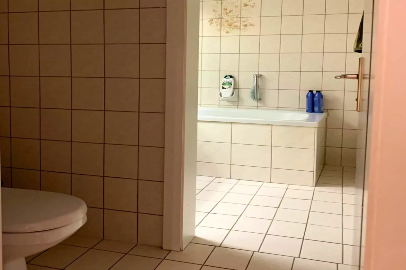 RL2 Residenz Lothringen 01-Bathroom