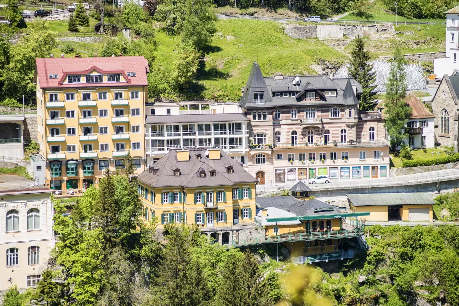 RL2 Residenz Lothringen 01-Exterior summer