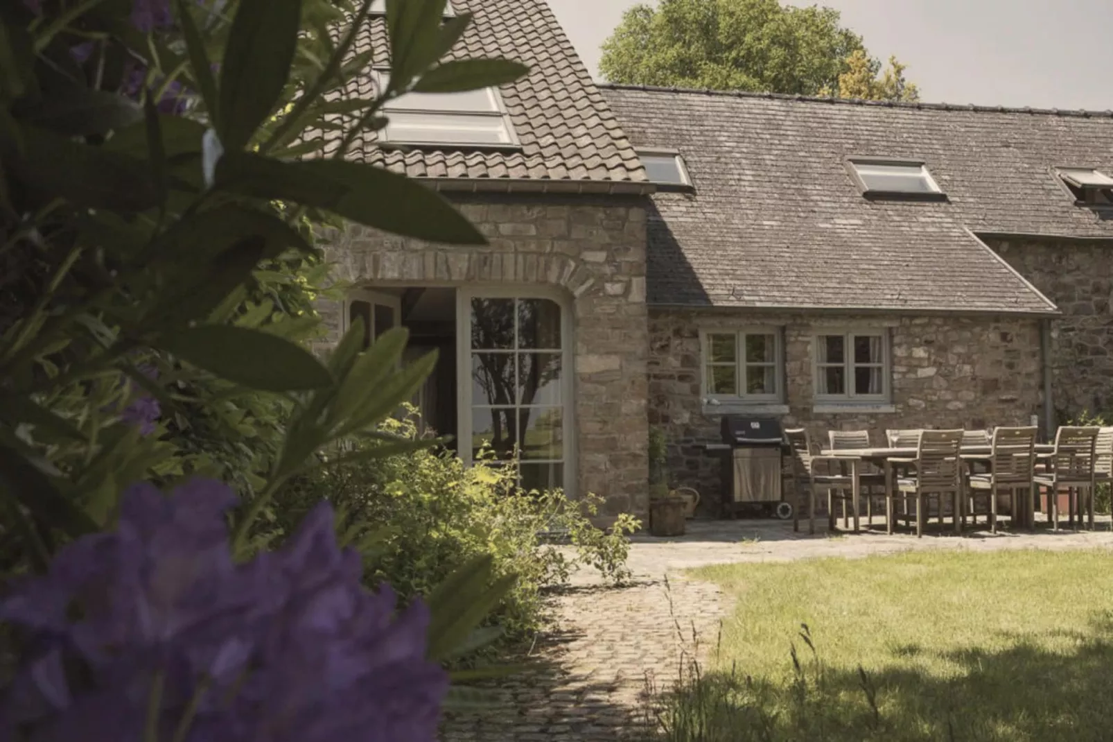 Au Milieu De Nulle Part-Exterior summer
