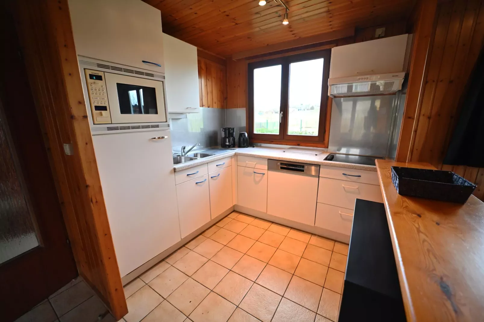 La Tanière-Kitchen