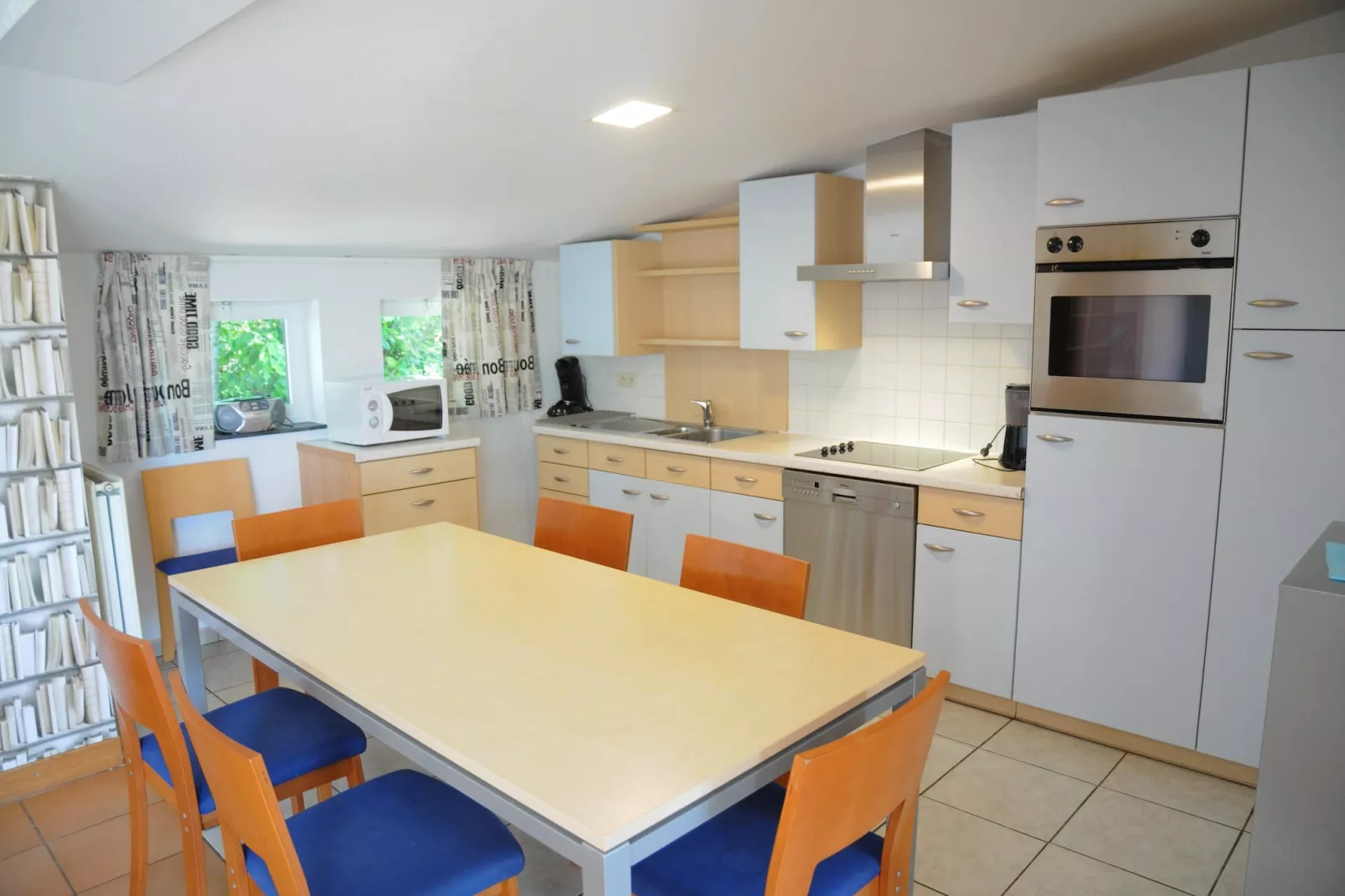 Le Cerf Volant-Dining room
